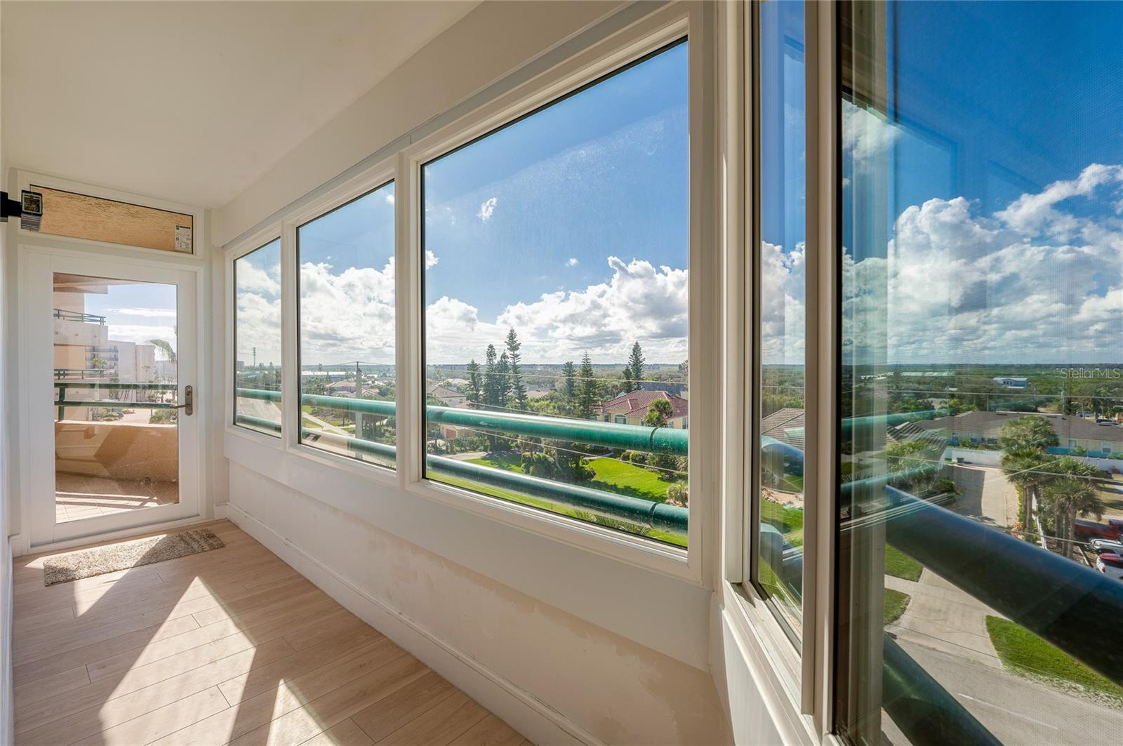 TOWERS AT PONCE INLET TOWER 01 CONDO - Residential