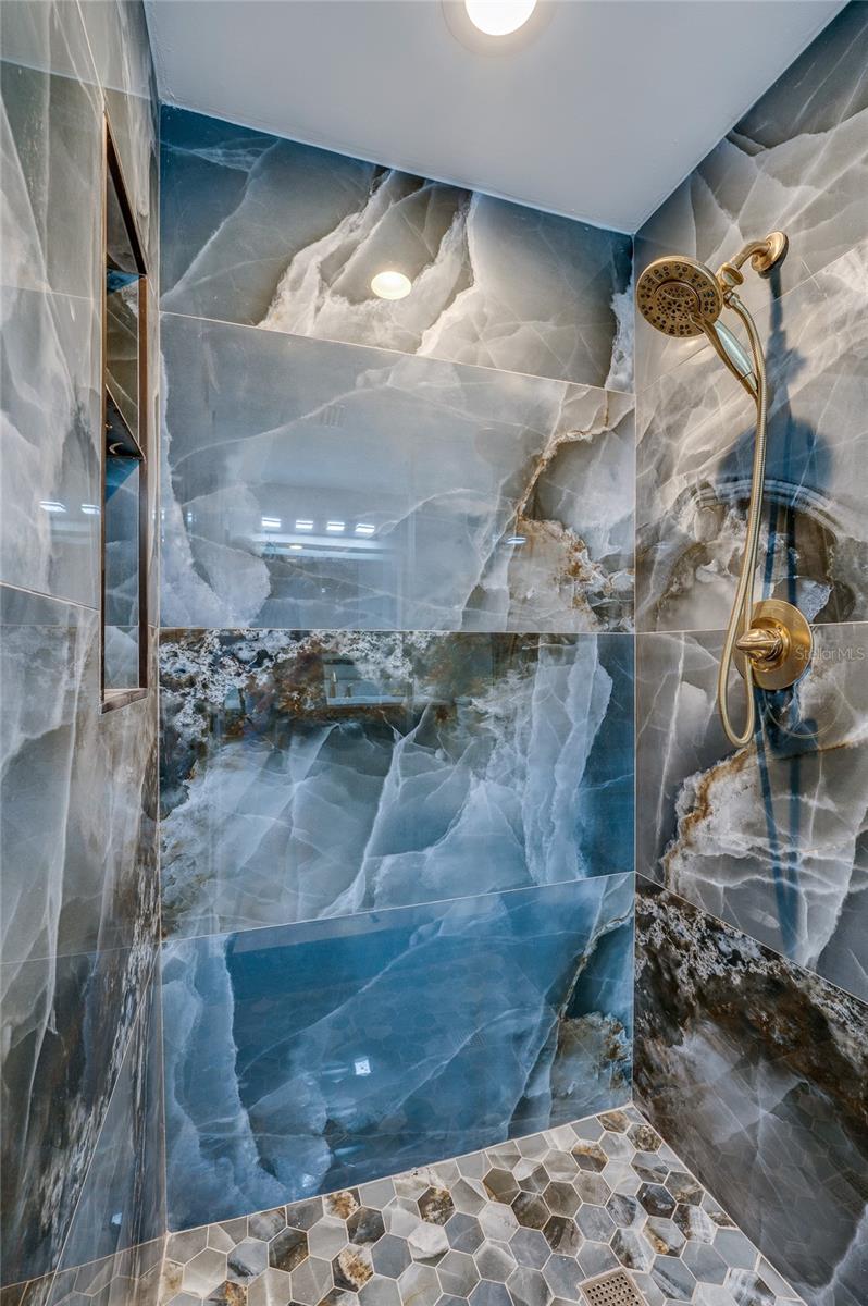 TOWERS AT PONCE INLET TOWER 01 CONDO - Residential