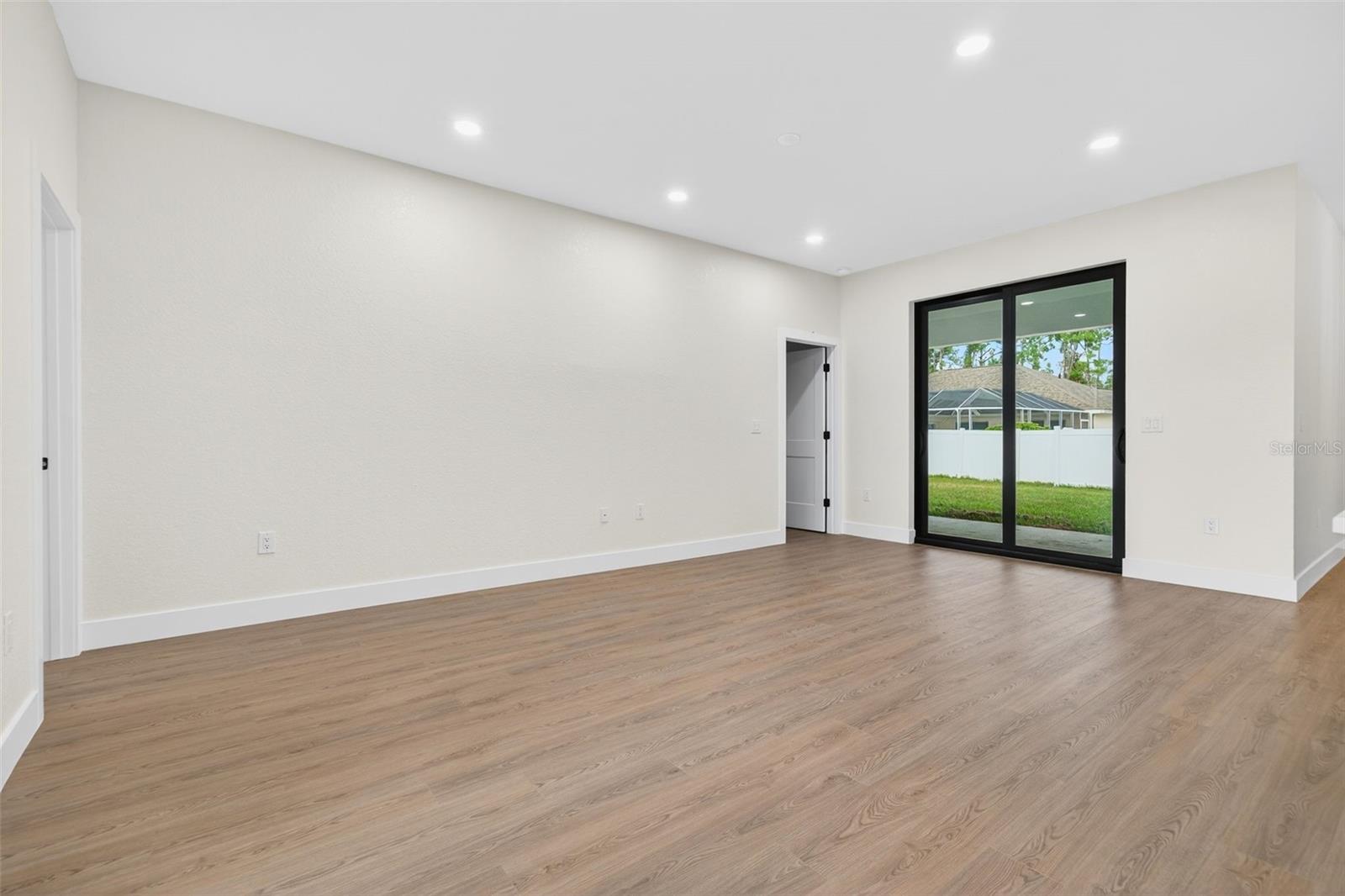1548 - PORT CHARLOTTE SUB 17 - Residential