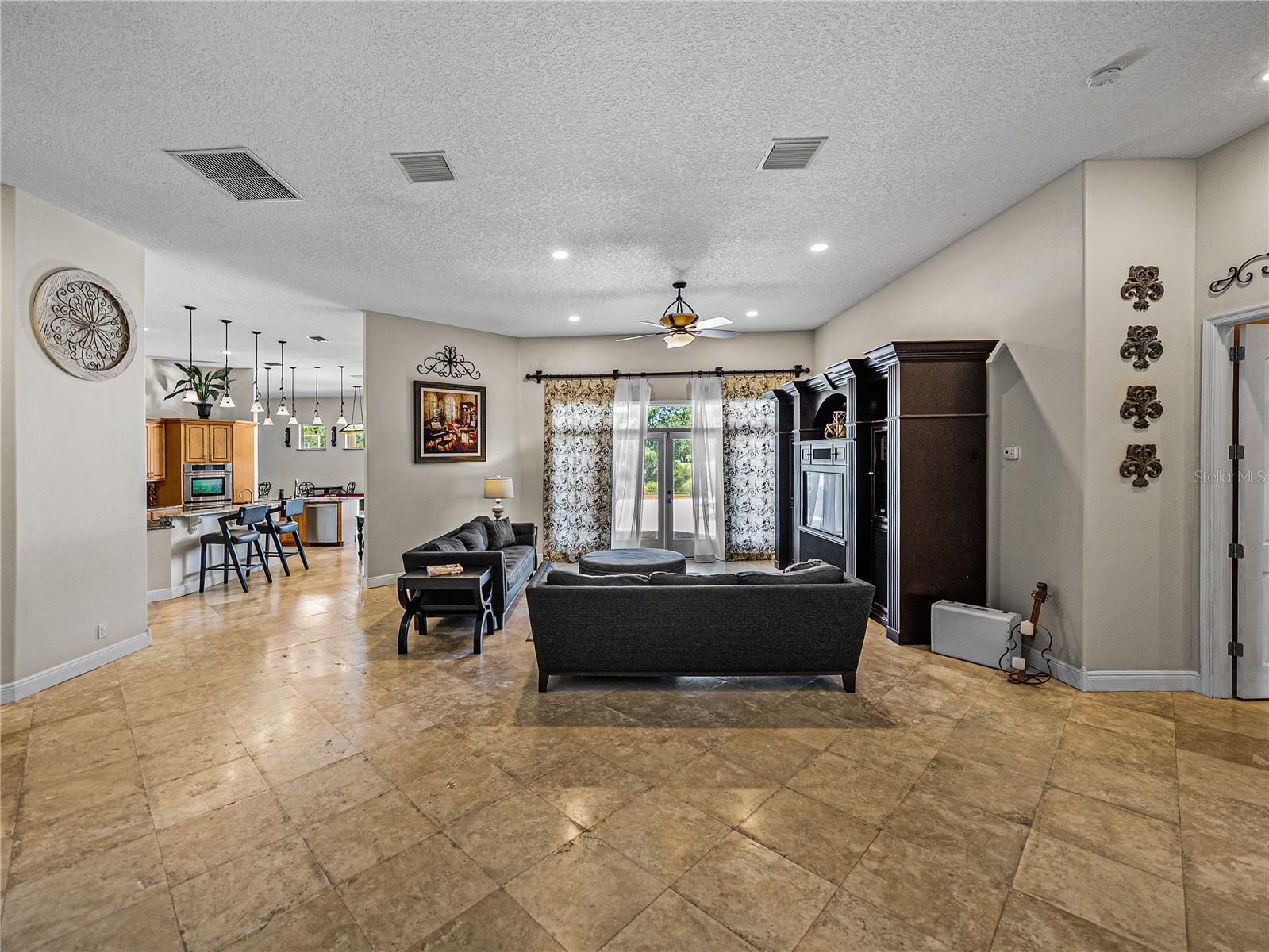 FOX RIDGE - Residential