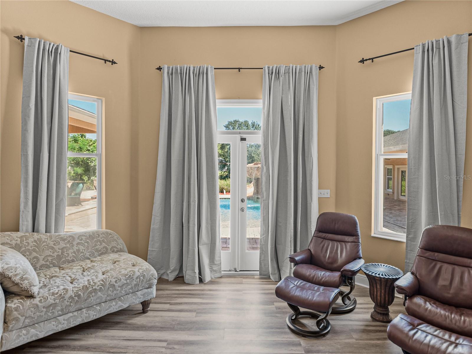 FOX RIDGE - Residential