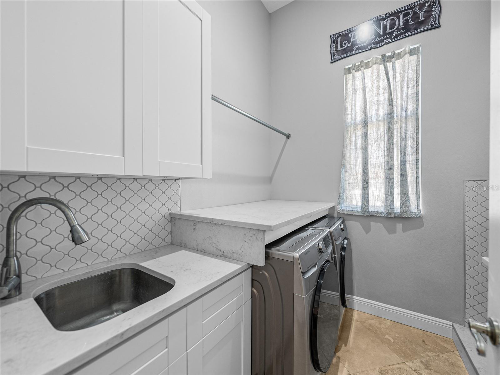 FOX RIDGE - Residential