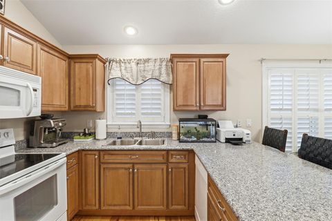 Tiny photo for 300 NW 12th Avenue, Crystal River, FL 34428 (MLS # G5109213)