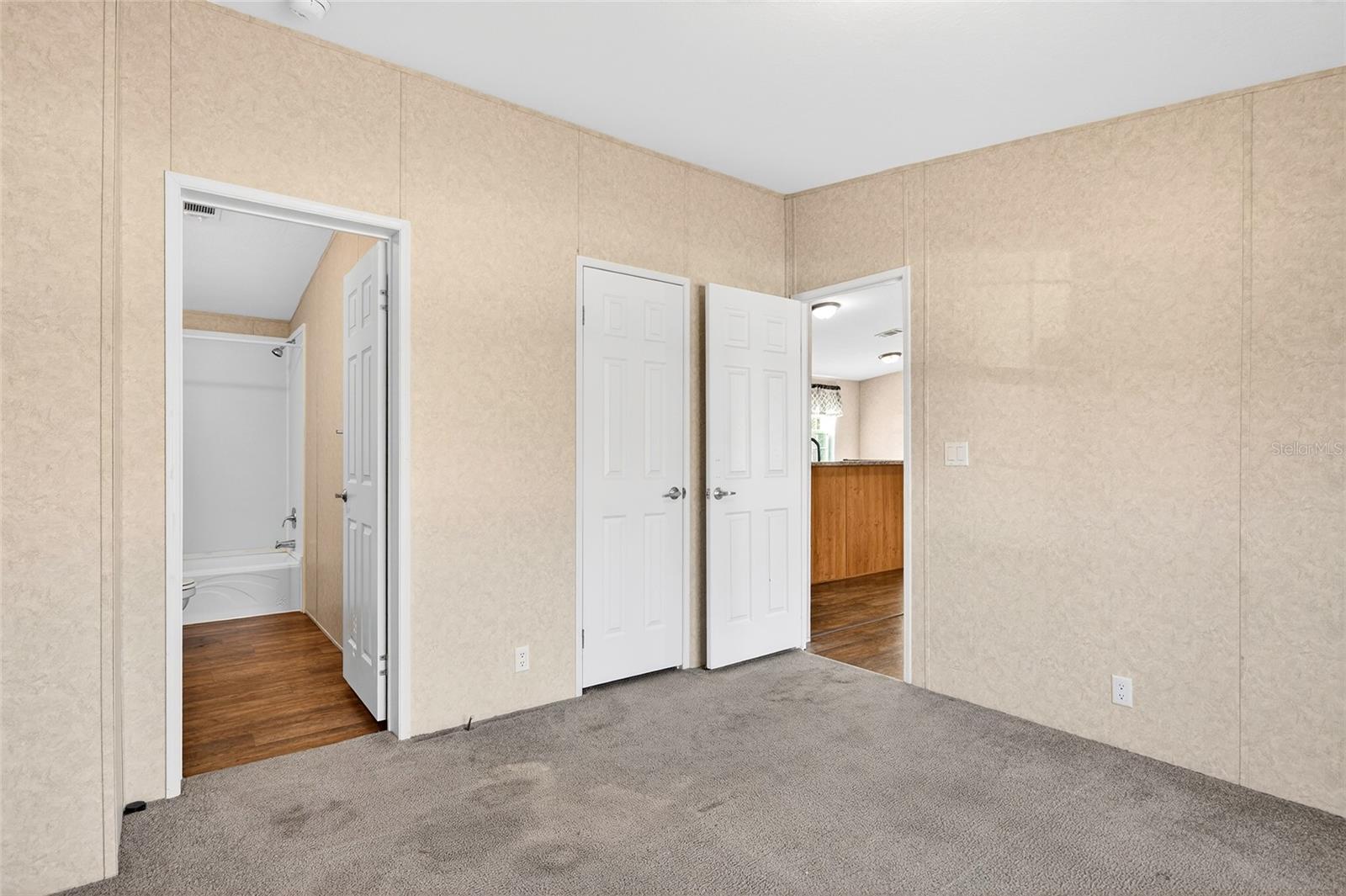 WILLISTON HYLNDS GOLF & C CLUB ESTATE - Residential