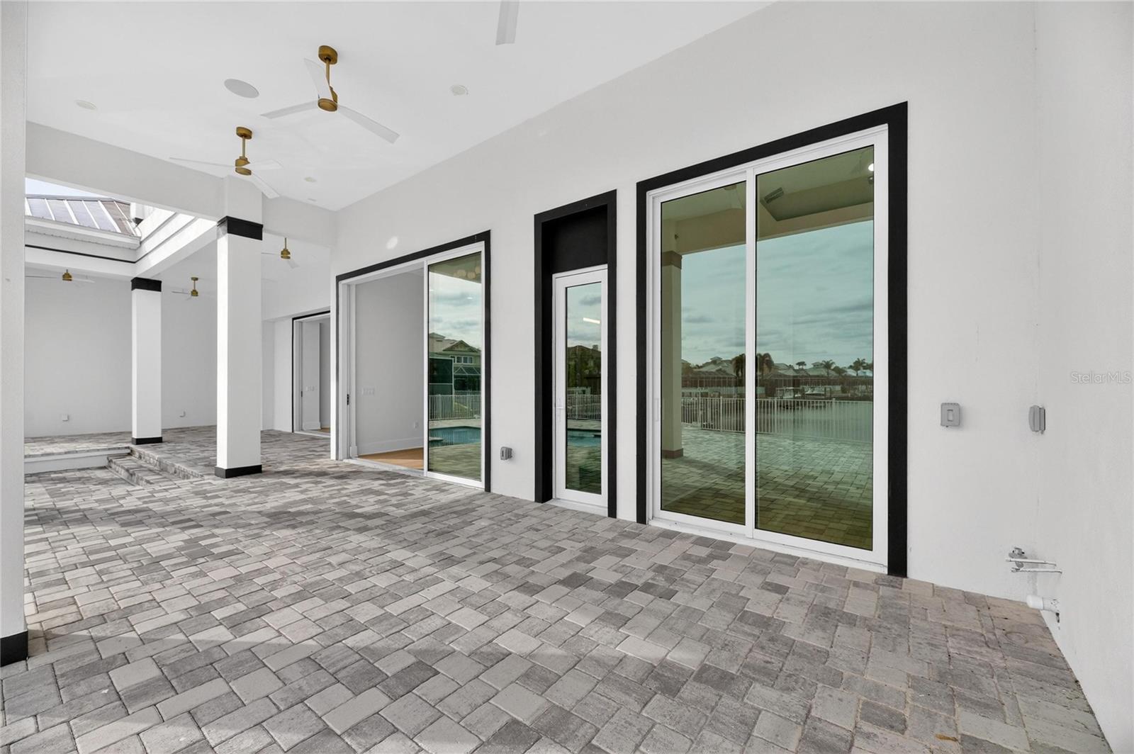 MIRABAY PH 2A-3 - Residential Lease