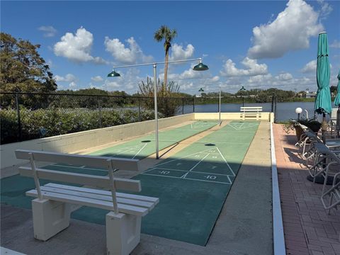 A home in WINTER HAVEN