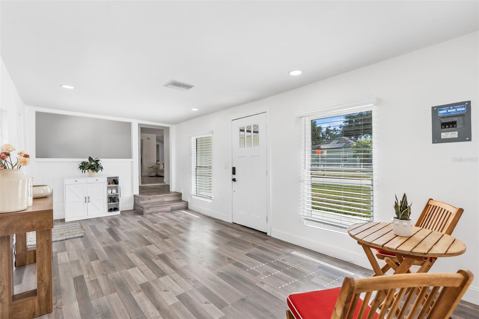 SUNSHINE SUB - Residential Lease