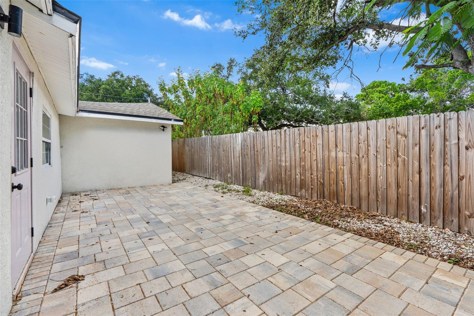 SUNSHINE SUB - Residential Lease