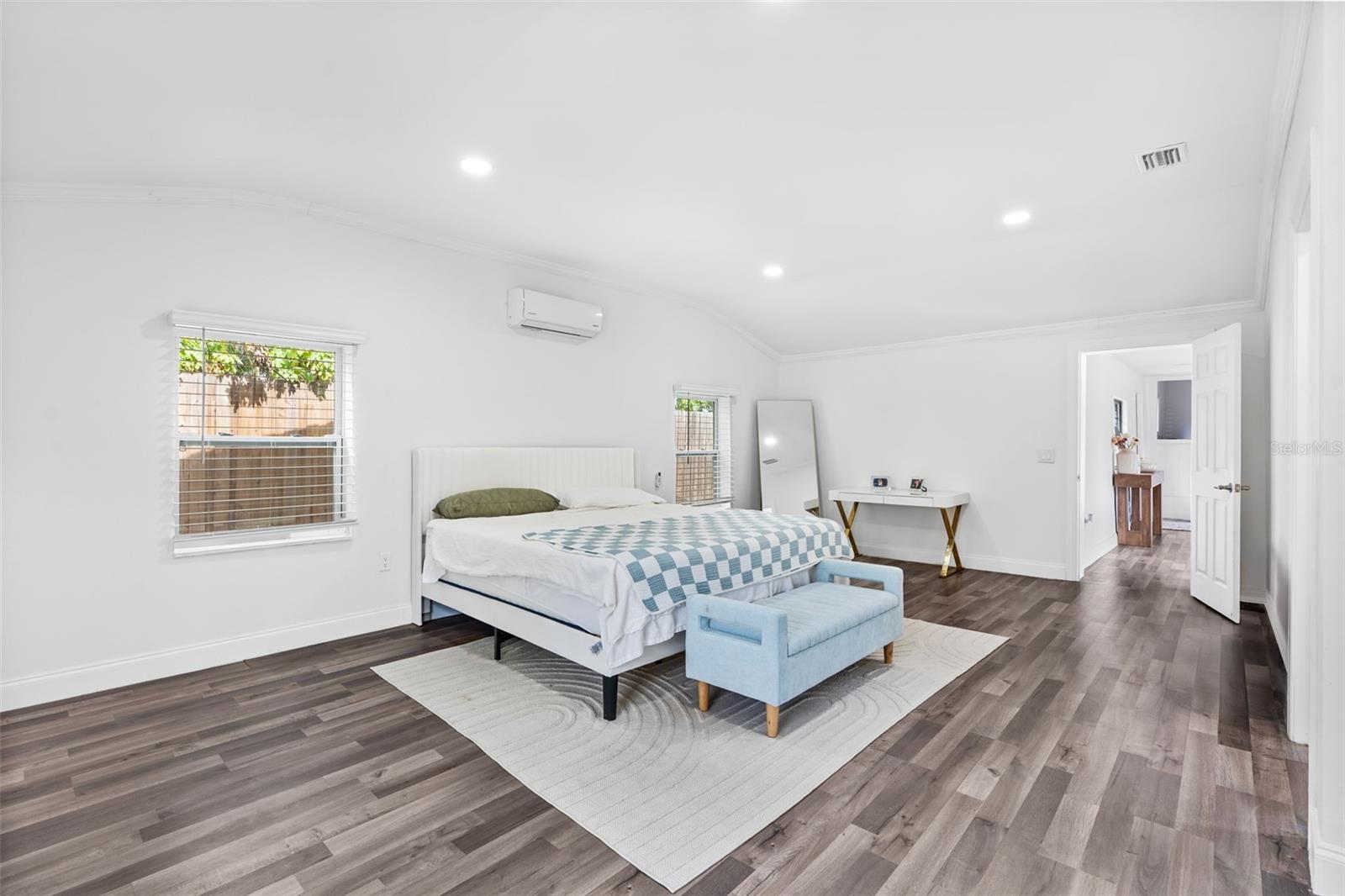 SUNSHINE SUB - Residential Lease