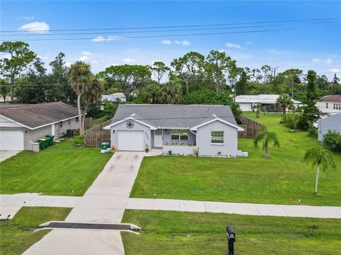 A home in PORT CHARLOTTE