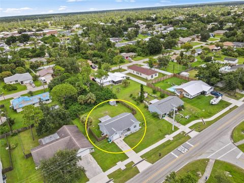 A home in PORT CHARLOTTE