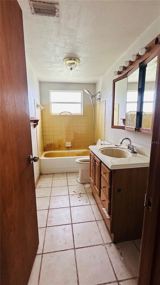 TROPICAL ACRES UNIT 1 - Residential