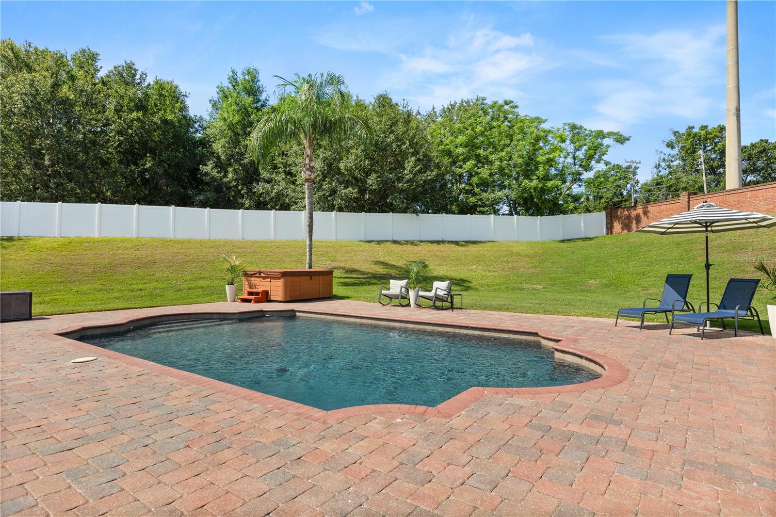 4065 SHADOWIND WAY