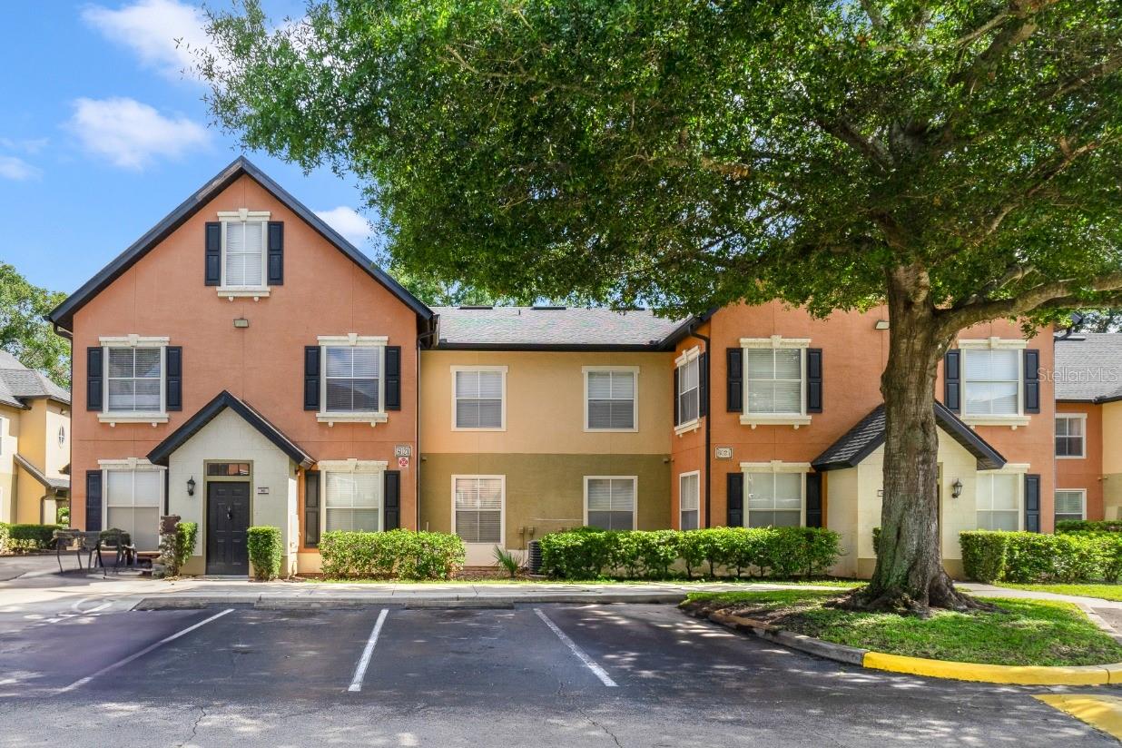 This 2-bedroom, 2-bathroom end unit condo offers a practical layout in a convenient location near Universal Studios Orlando. The unit features an open floor plan, granite countertops in the kitchen, and a walk-in closet in the primary bedroom.
Both bedrooms are well-sized, with the primary including a private bathroom. The second bedroom has easy access to the second full bath. Being an end unit provides added privacy and extra natural light.
Located close to shopping, dining, and major roadways, this apartment provides easy access to daily needs and area attractions.
Deposit and Fees:
Application Fee: $50 each adult (each adult 18+ living on the property must file a separate application regardless of marital status, all application fees are NON refundable.
Pet accepted upon payment of a pet deposit or a pet fee (specified by the Owner)
Security Deposit is calculated based on credit and rental history; this amount is no lower than 1 month rent and can be up to 2-month rent.
Requirements for rentals:
Credit Score- we accept as low as a 550-credit score (unless otherwise specified by the association or the Owner)
Income: Must exceed or equal 3 times the monthly rent on gross, average income.
Rental History- No evictions or outstanding landlord collection.
Properties where an association Approval is required may have additional document requested.
FCG REALTY residents are enrolled in the Resident Benefits Package (RBP) which includes a convenient option for renters insurance, HVAC air filter delivery (for applicable properties), credit building to help boost your credit score with timely rent payments, Identity Protection, move-in concierge service making utility connection and home service setup a breeze during your move-in, our best-in-class resident rewards program, and much more! More details will be provided upon application.