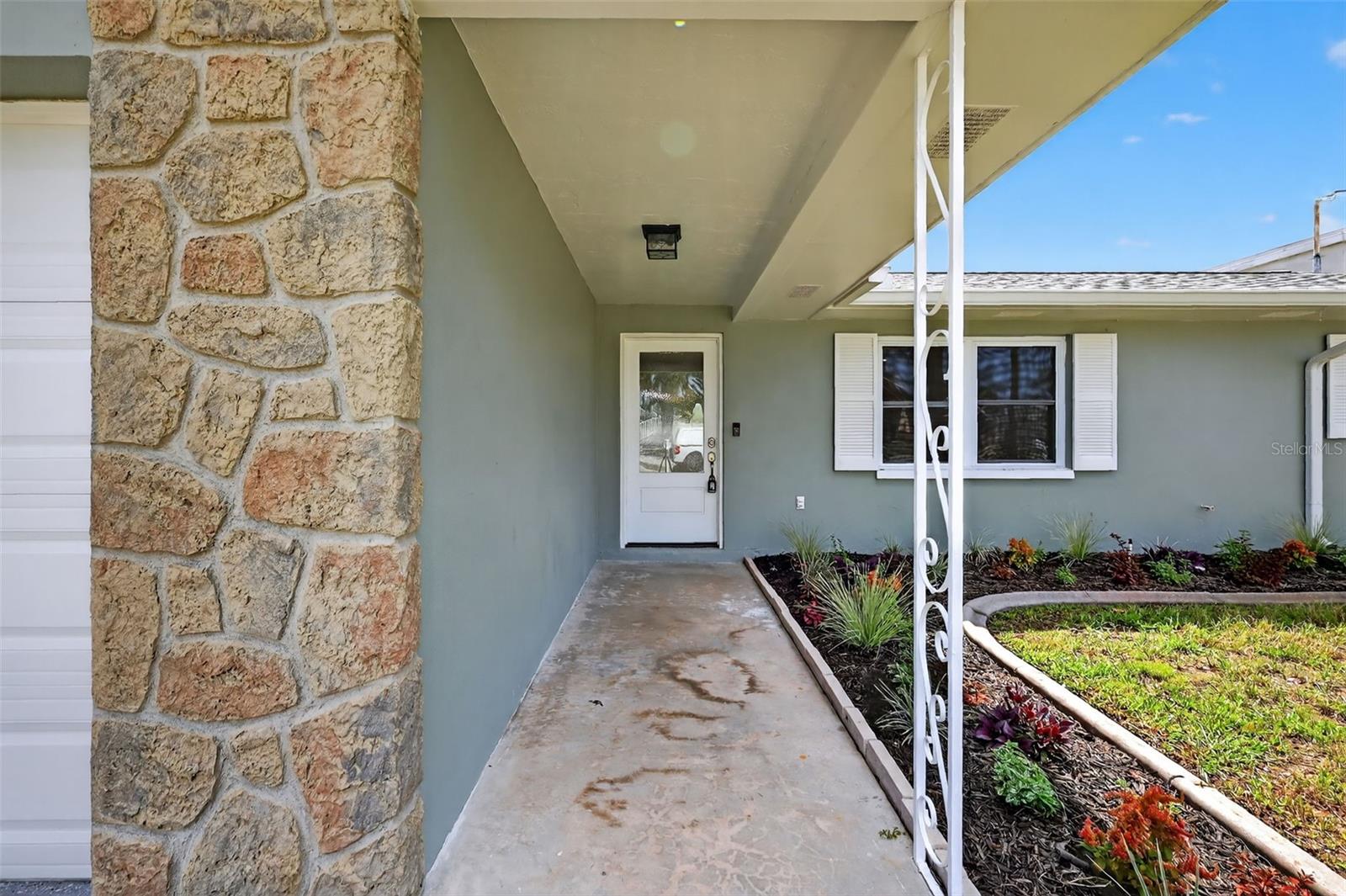 2175 EDYTHE DRIVE