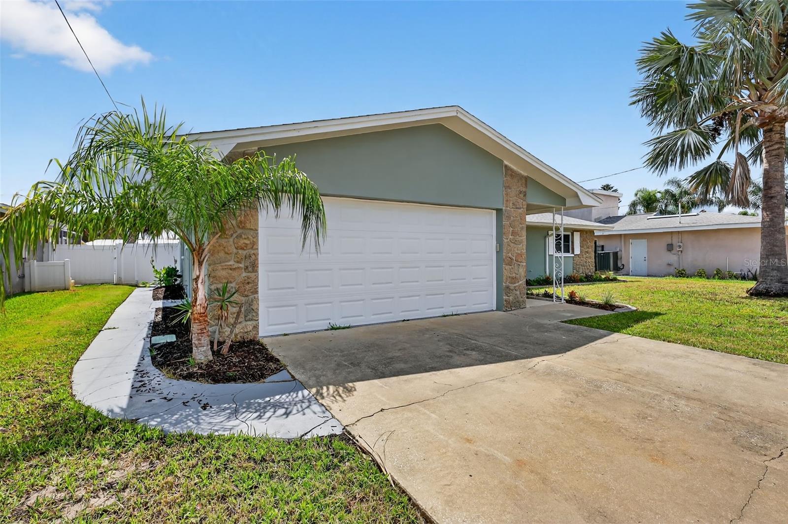2175 EDYTHE DRIVE