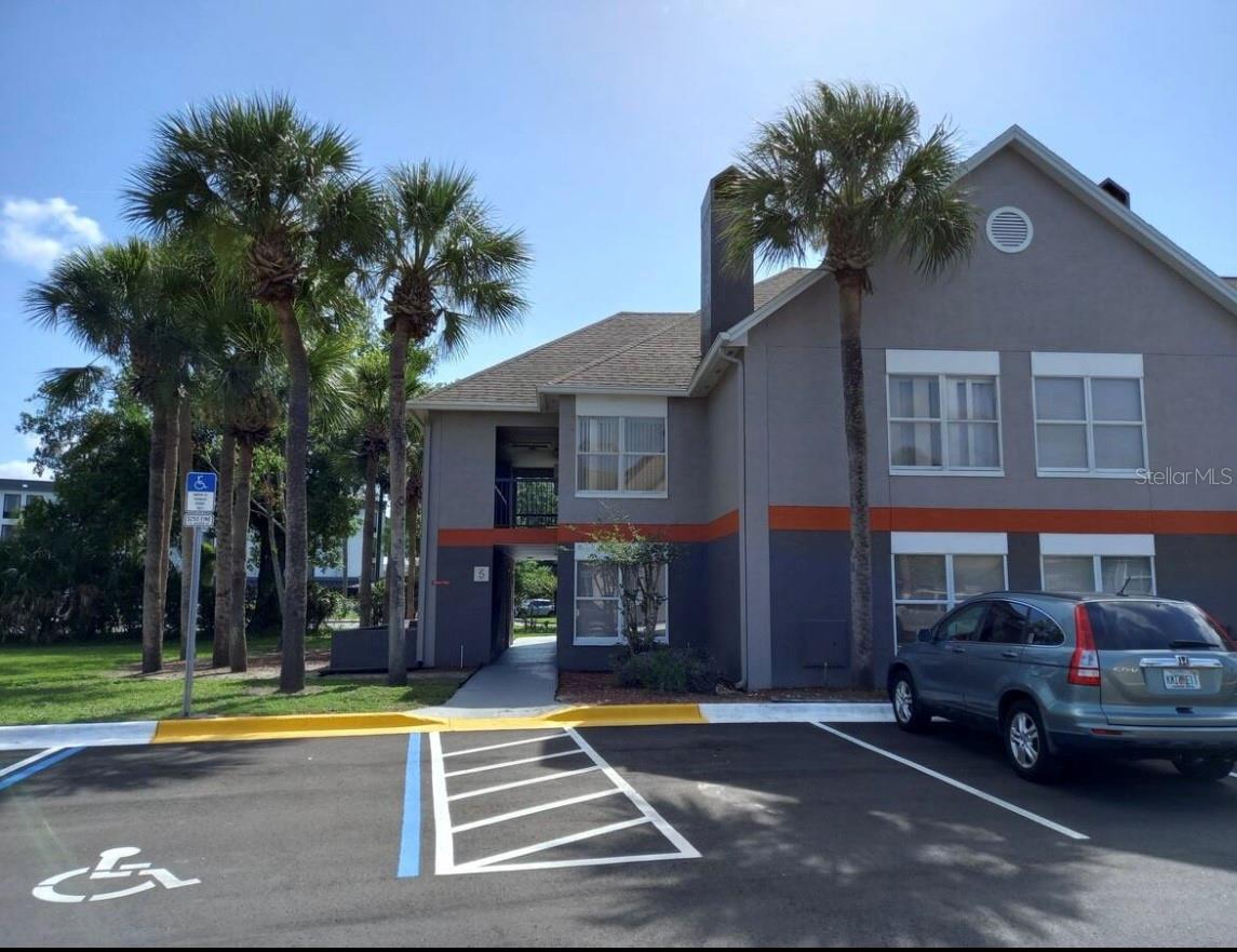 Charming Condo in Prime LOCATION!!! Welcome to Palms Resort this delightful 1 bedroom ,1 bathroom fully Furnished condo located in the heart of kissimmee right across from the idyllic town of celebration ,this property offers an open and inviting floor plan with plenty of natural light .the bedroom is generously sized , the bathroom has been recently remodeled ,the kitchen comes equipped with all the essentials and opens up to a cozy living area with a beautiful decorative fireplace . located just minutes 1.5 miles from DISNEY WORLD and some Orlando"s top attractions including UNIVERSAL STUDIOS , EPIC and SEA WORLD .Not only are you close to attracions but also shopping centers and restaurants making this location ideal for convenience
this property is perfect as in invesment opportunity AIRBNB comes with bookings ready for investment return DON'T MISS THIS OPPORTUNITY!!!!!!