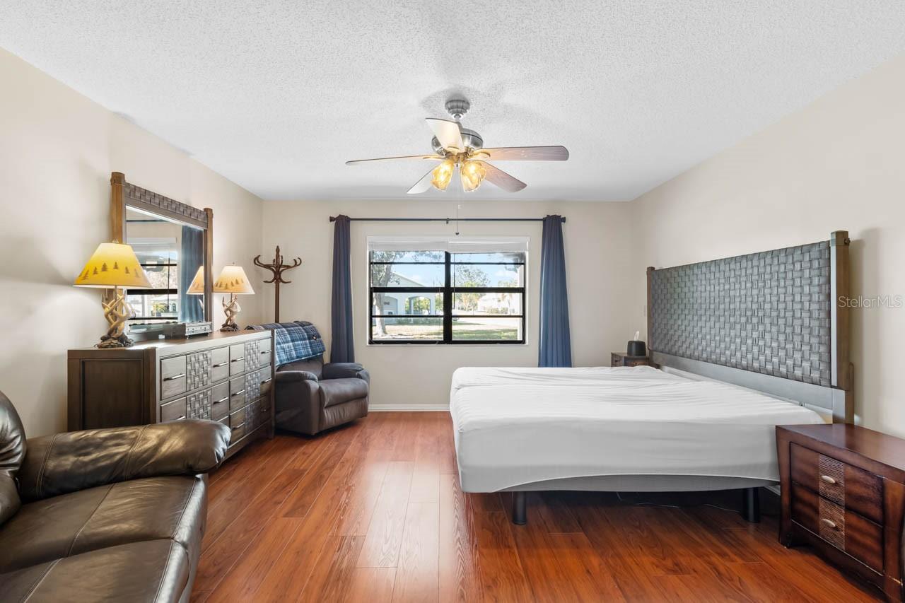 HIGHGATE IV CONDO - Residential