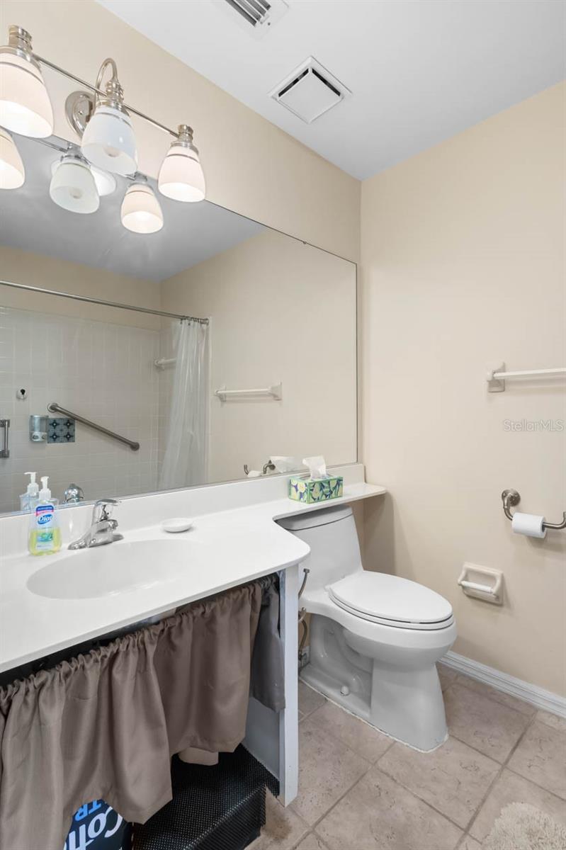 HIGHGATE IV CONDO - Residential