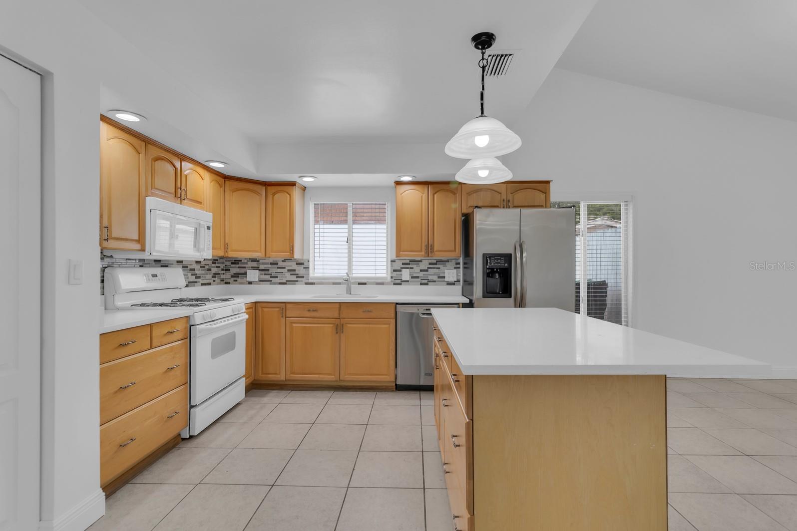 HOWELL COVE 4TH SEC - Residential