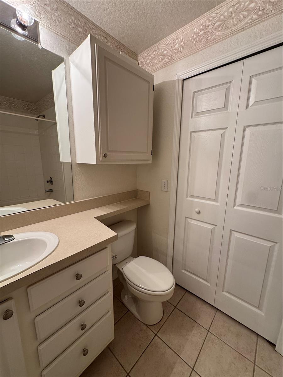 VISCONTI EAST - Residential Lease