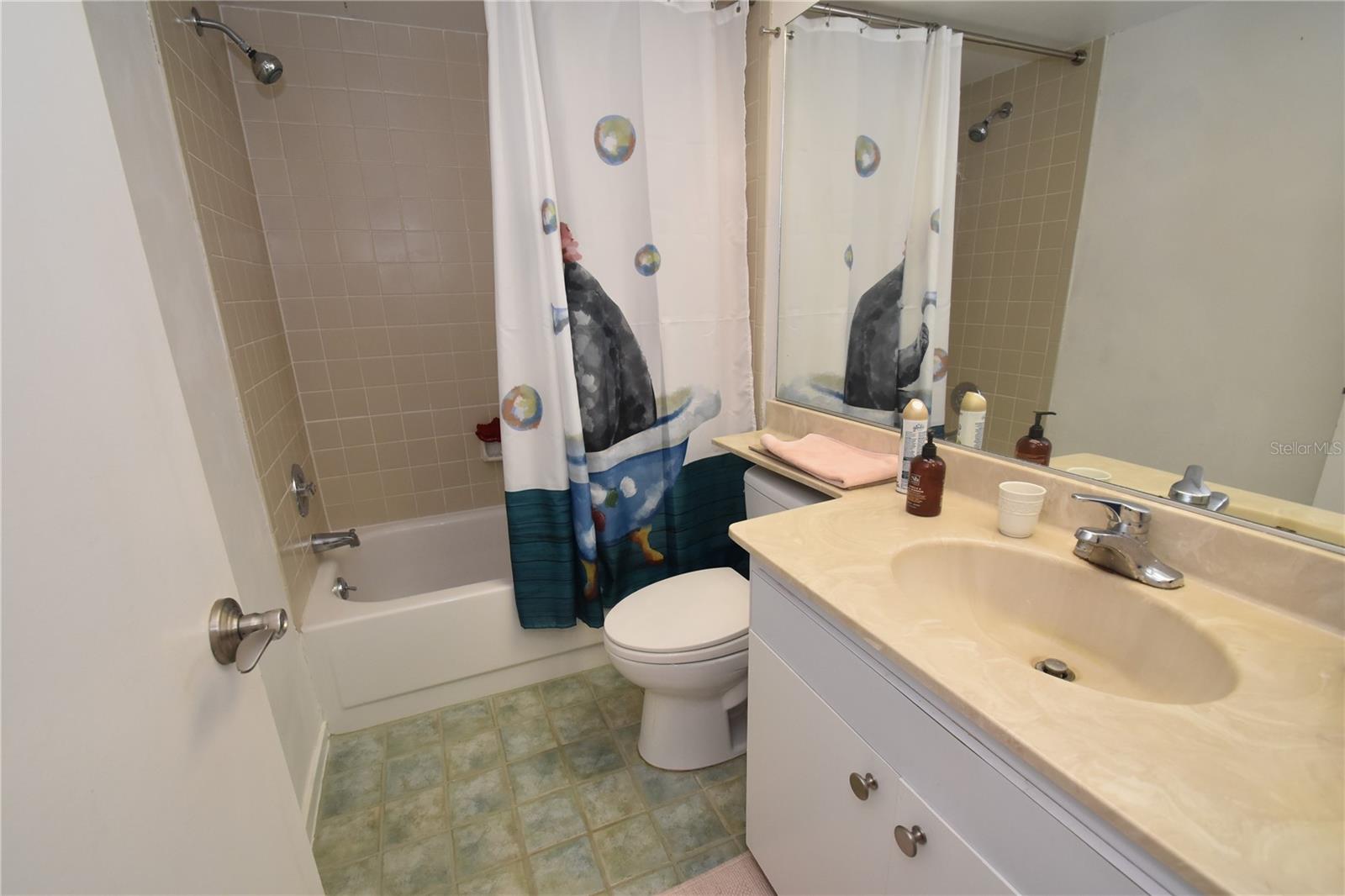 PELICAN COVE I - Residential Lease