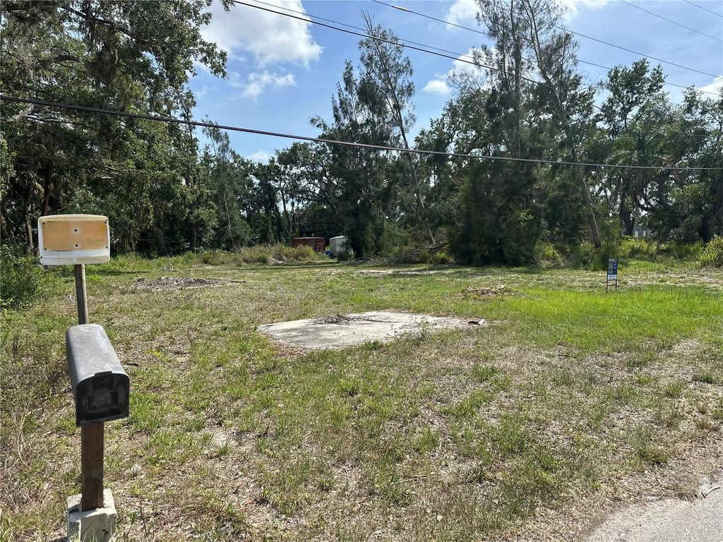 Photo of 3022 12th Avenue E, Bradenton, FL 34208 (MLS # A4653337)