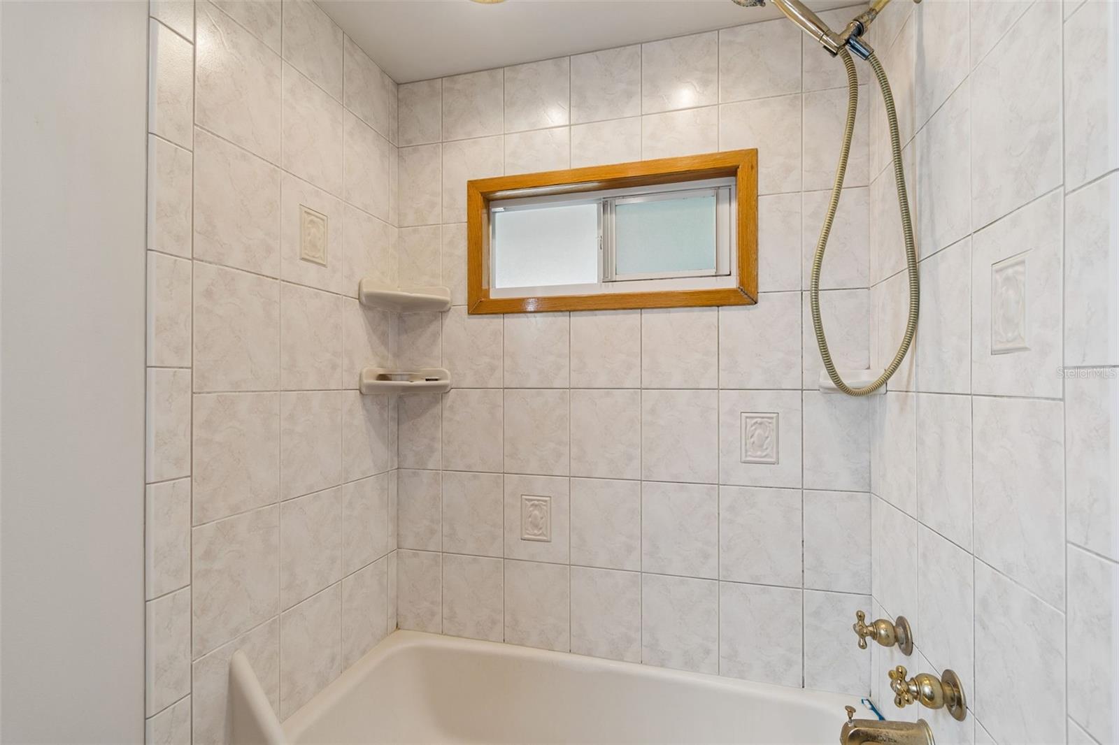 POINTE WEST RESIDENT OWNED COMMUNITY INC - Residential