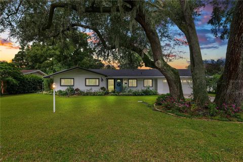 A home in LAKELAND