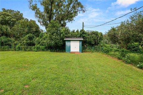 A home in LAKELAND