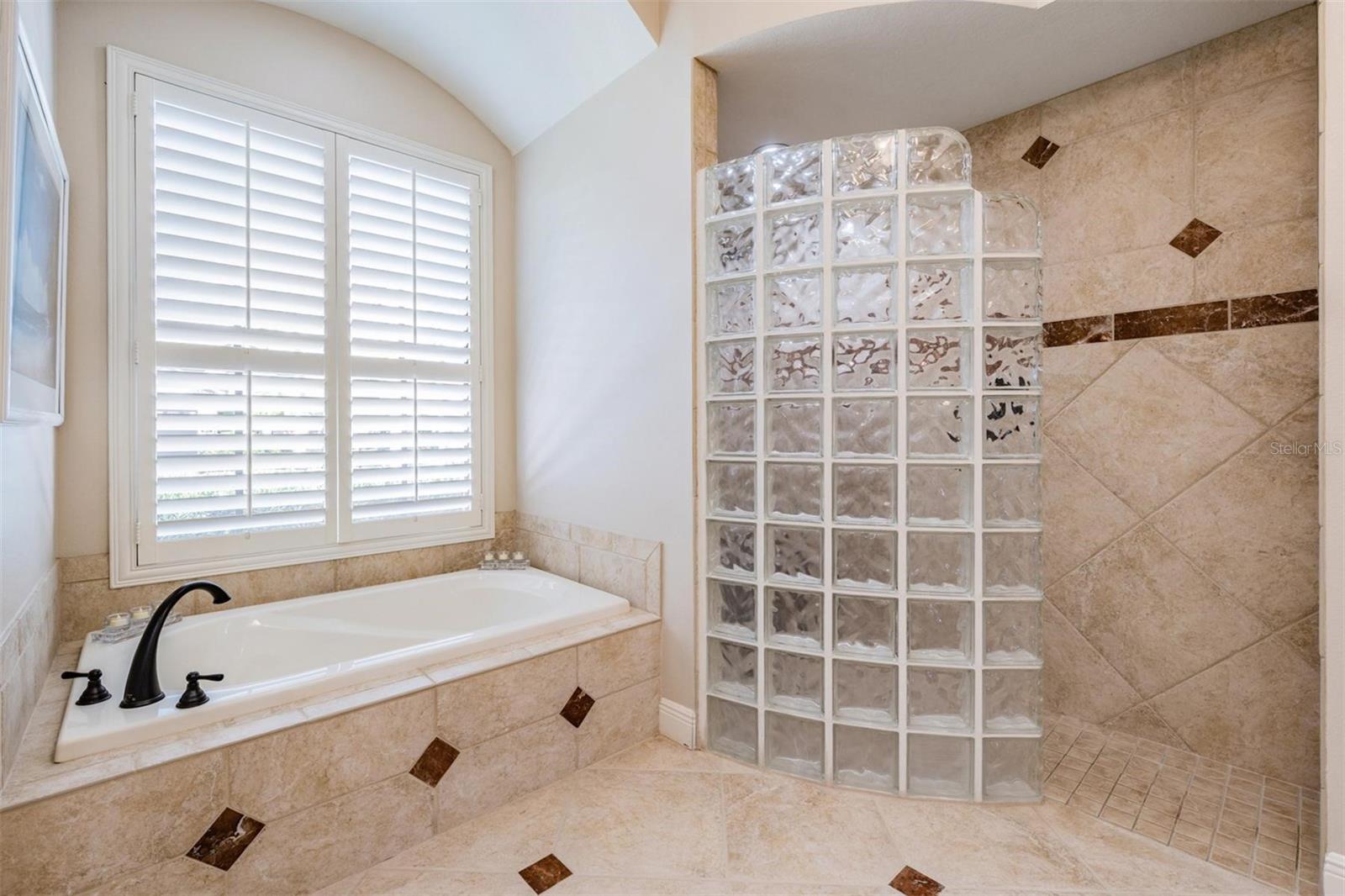 LAKEWOOD RANCH COUNTRY CLUB VILLAGE - Residential