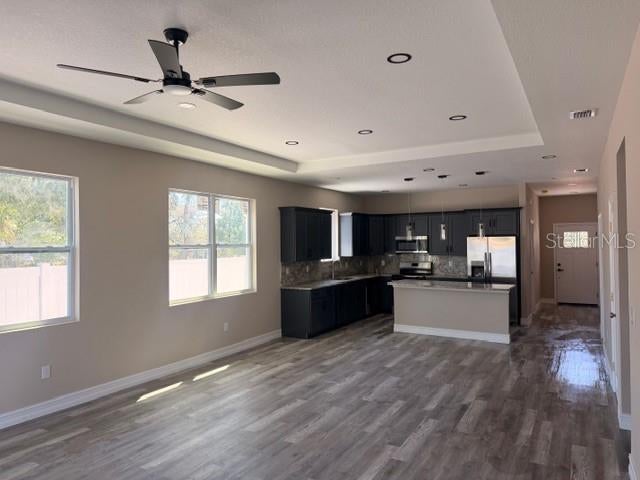 3204 E COLUMBUS DRIVE