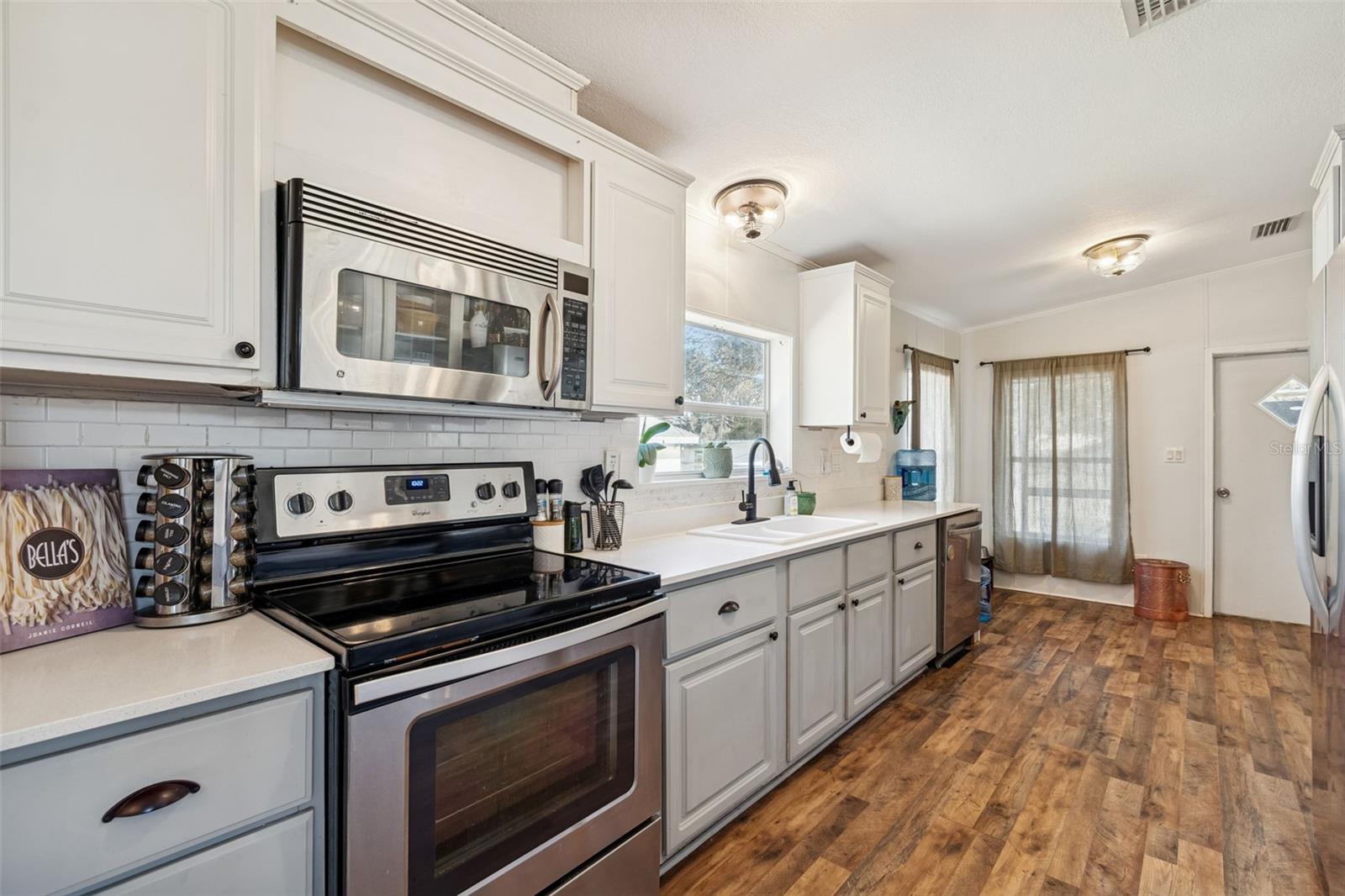 ZEPHYRHILLS COLONY CO LAN - Residential