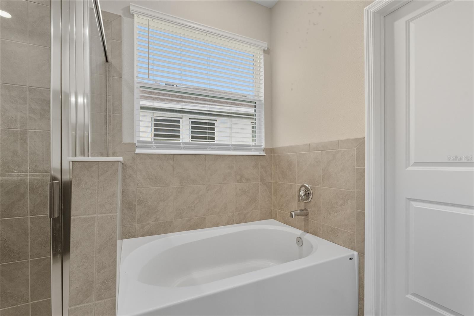 SUWANNEE LAKESIDE PH 2 & 3 - Residential Lease