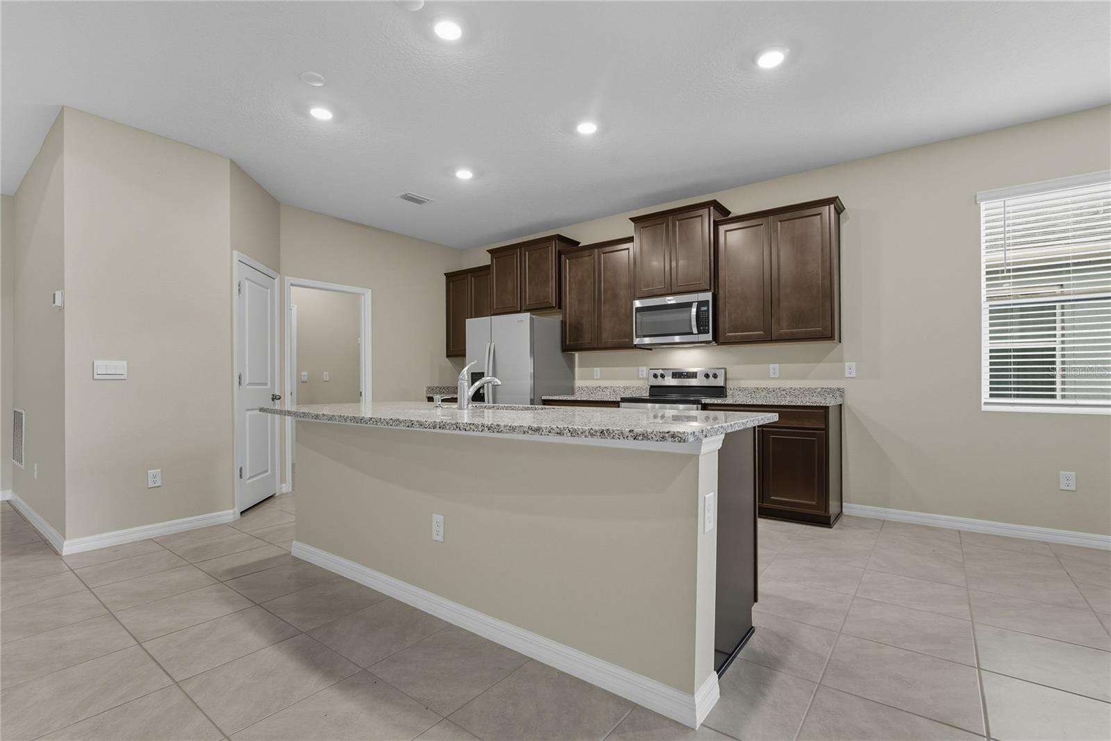 SUWANNEE LAKESIDE PH 2 & 3 - Residential Lease