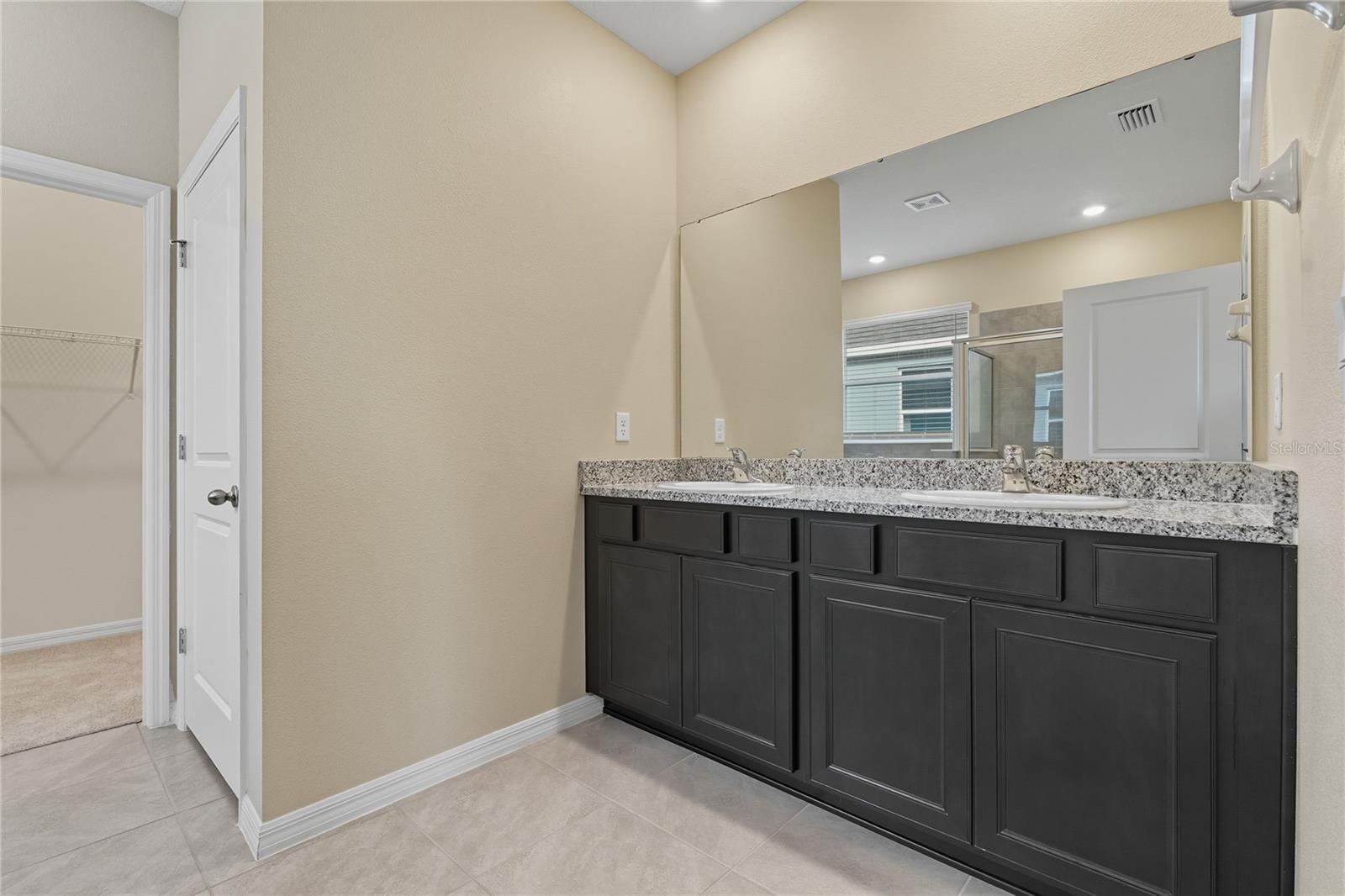 SUWANNEE LAKESIDE PH 2 & 3 - Residential Lease