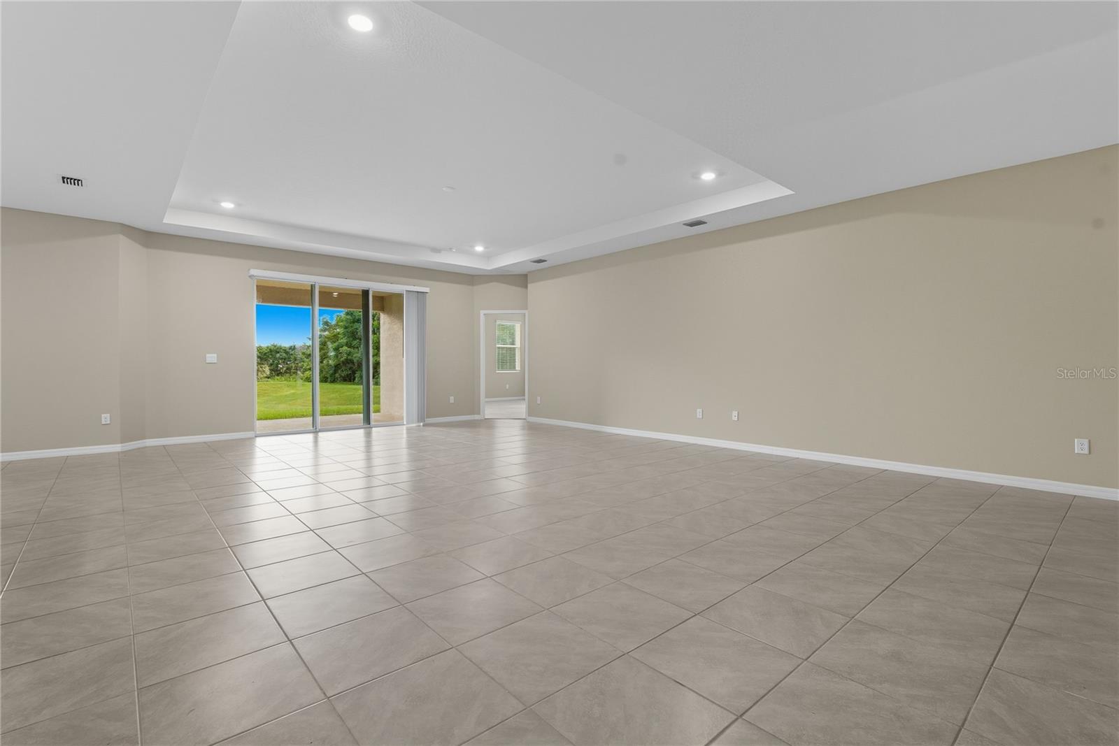 SUWANNEE LAKESIDE PH 2 & 3 - Residential Lease