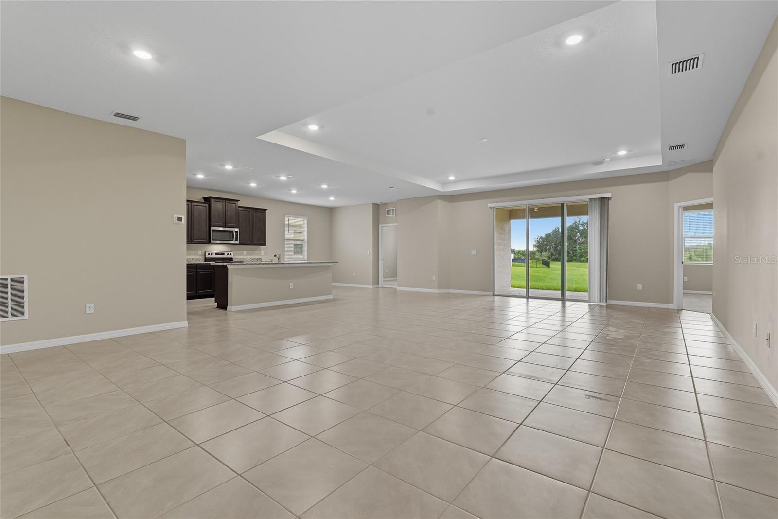 SUWANNEE LAKESIDE PH 2 & 3 - Residential Lease