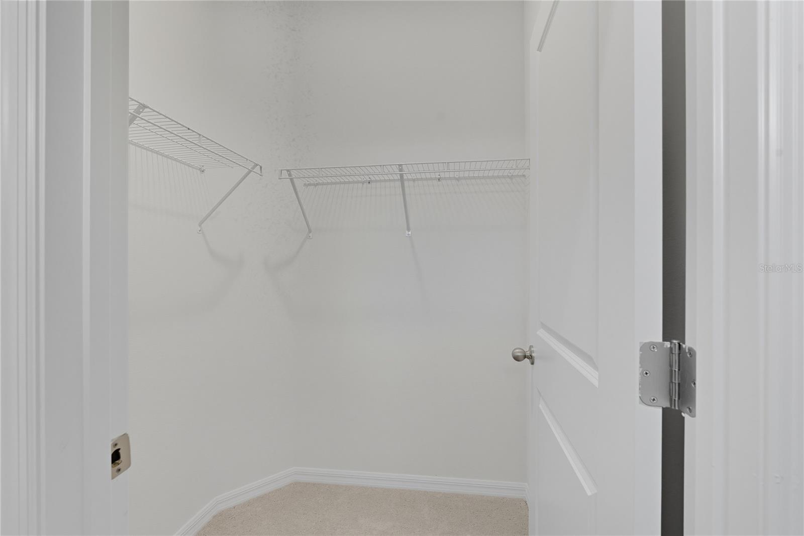 SUWANNEE LAKESIDE PH 2 & 3 - Residential Lease