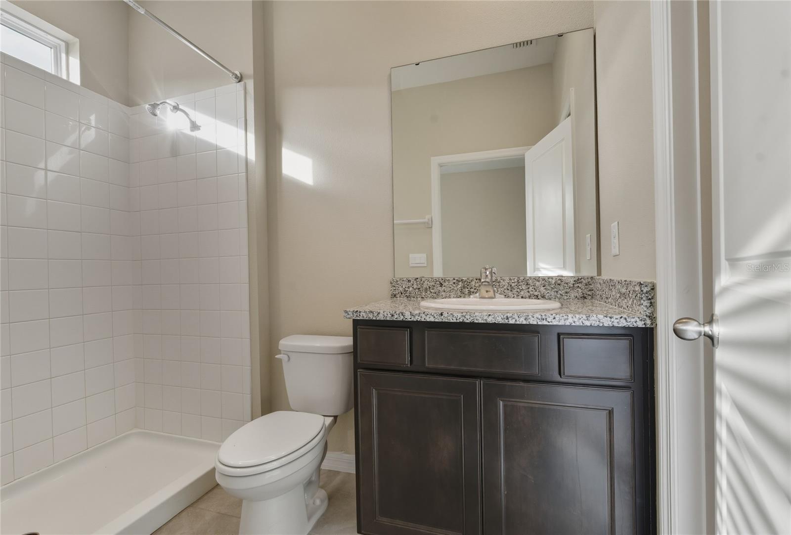 SUWANNEE LAKESIDE PH 2 & 3 - Residential Lease