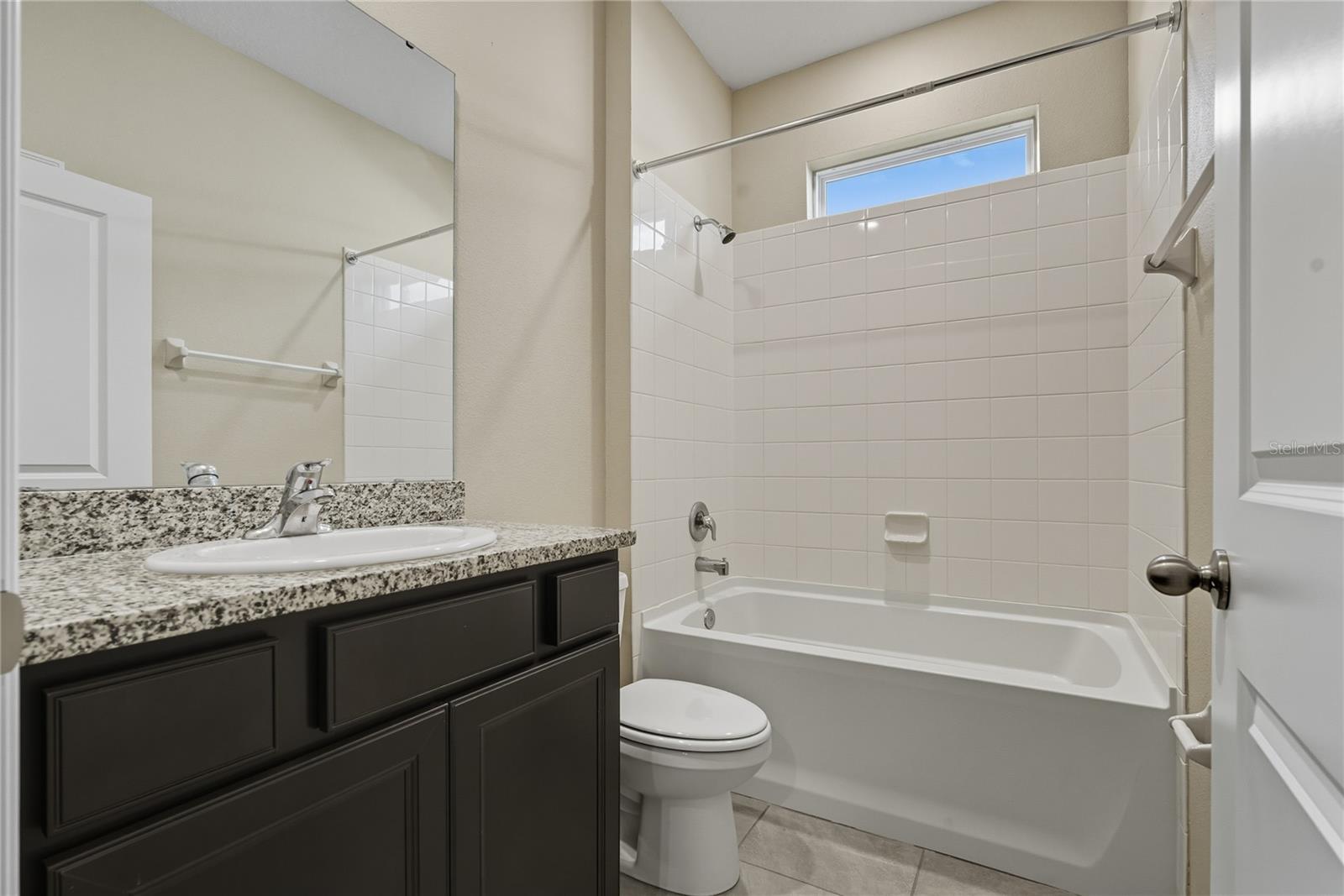 SUWANNEE LAKESIDE PH 2 & 3 - Residential Lease