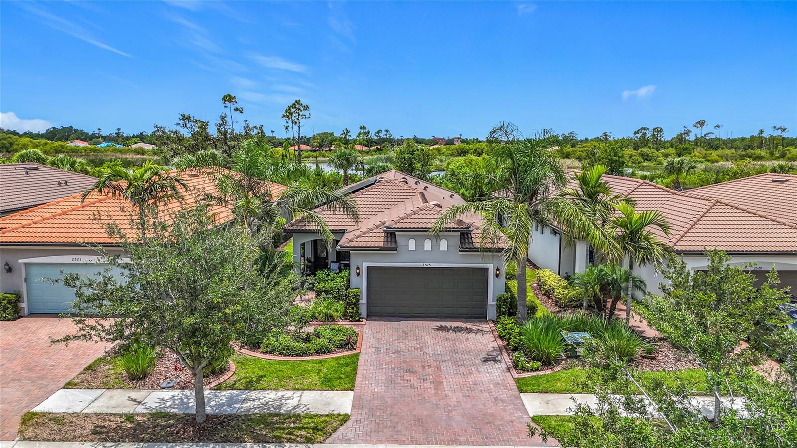 2525 DAISY DRIVE