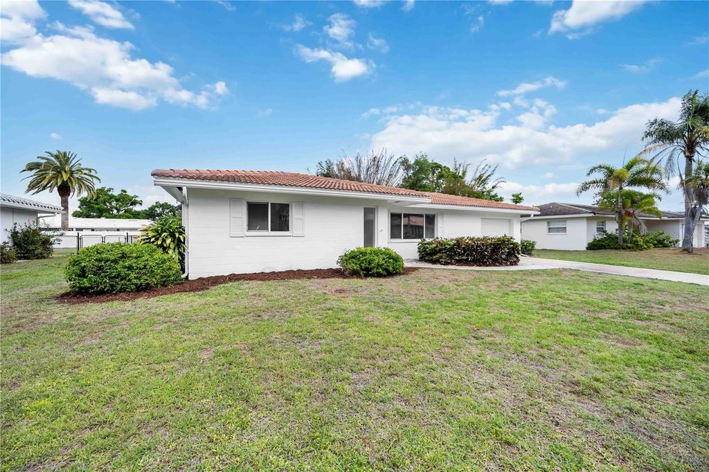 Photo of 2501 Cass Street, Sarasota, FL 34231 (MLS # A4689368)
