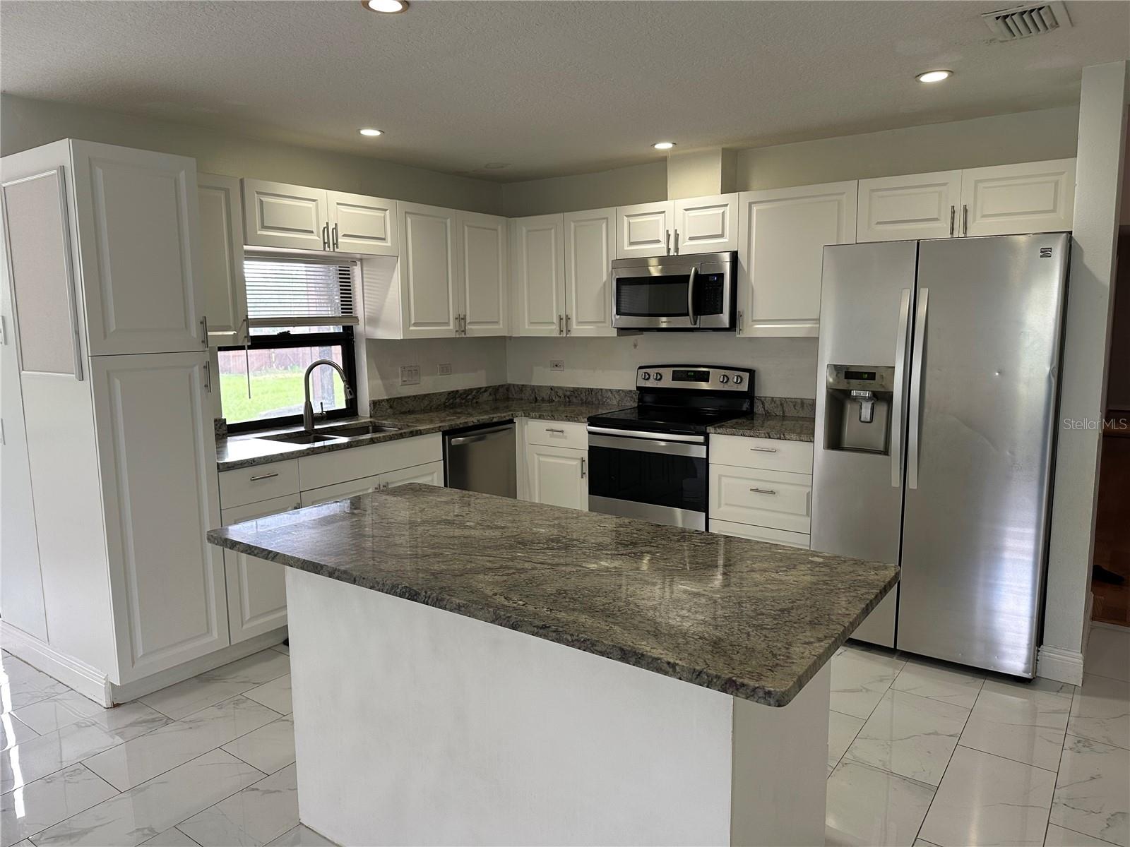 ORANGE TREE COUNTRY CLUB - Residential