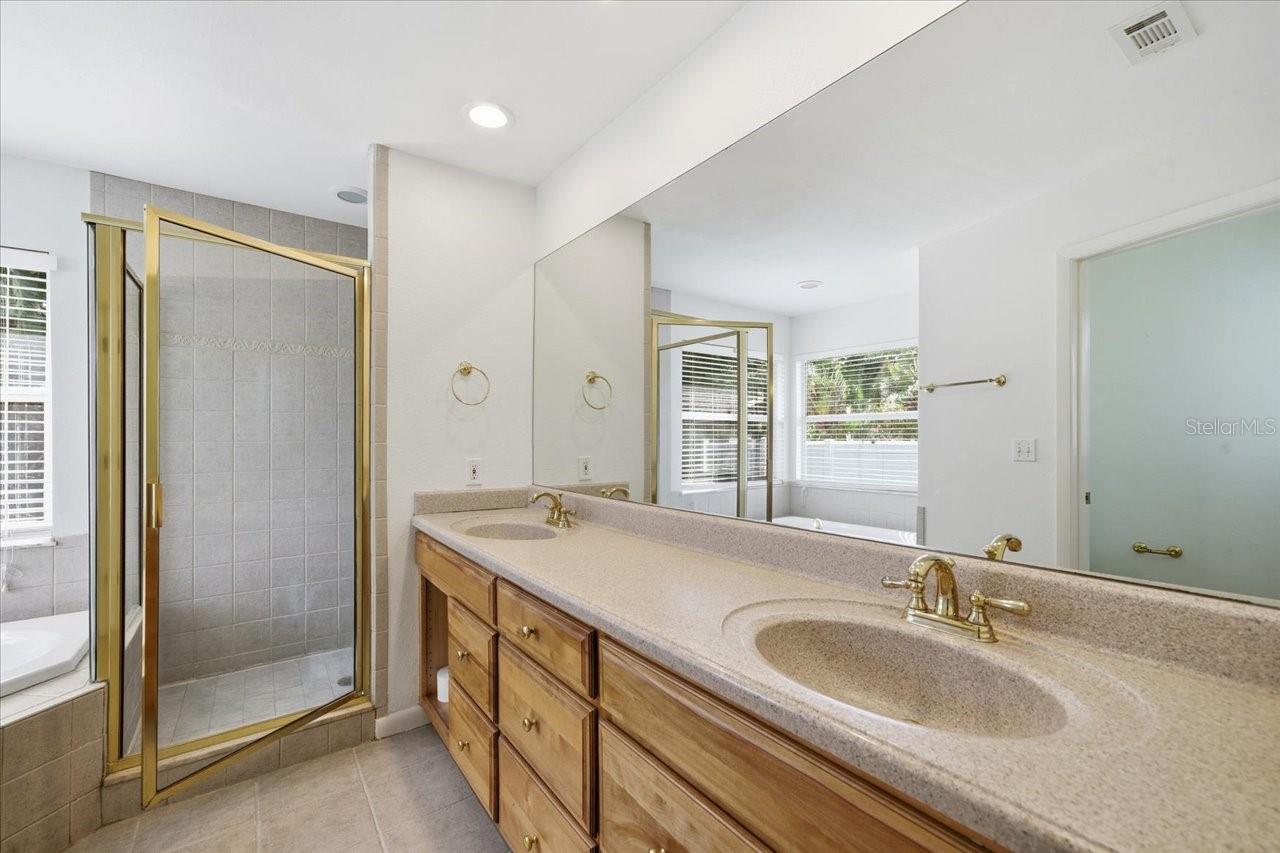 GROVEWOOD - Residential