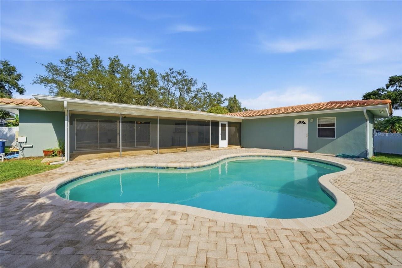 GROVEWOOD - Residential