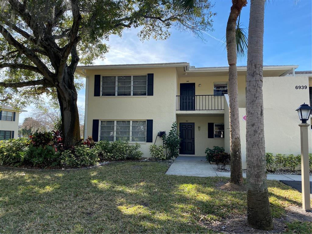 Beautiful, peaceful corner unit with spectacular views of the lake and golf course. This first floor 3 bedroom, 2 bathroom unit is furnished and ready for your personal touch. Located in a very soothing, calm area where you can appreciate the Sunset in the enclosed lanai or take a stroll through the community and enjoy nature, also the community pool. Palm Aire is private member equity-owned club with great facilities and service for members and guests. They offer golf, full driving range, pool, chipping area, pickleball and more. Close to all the nicest Restaurants, UTC Mall, movie theater and shopping centers at University Parkway, not far from the beautiful downtown Sarasota and of course our own marvelous Siesta Key Beach. What you waiting for? Call today to make your appointment, you won't be disappointed!!