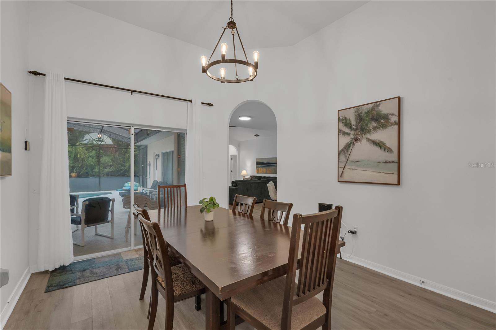 8821 KENSINGTON COURT