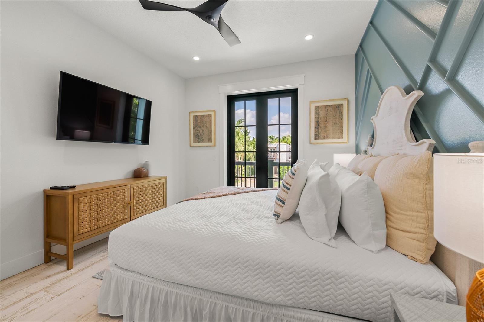 SAINT ARMANDS DIV JOHN RINGLING ESTATES - Residential