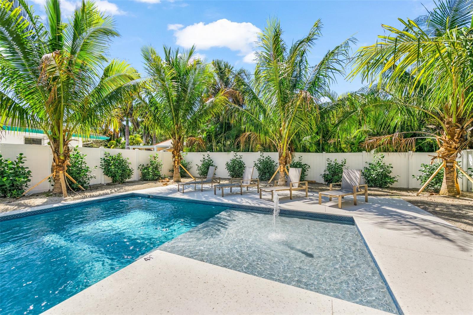 SAINT ARMANDS DIV JOHN RINGLING ESTATES - Residential